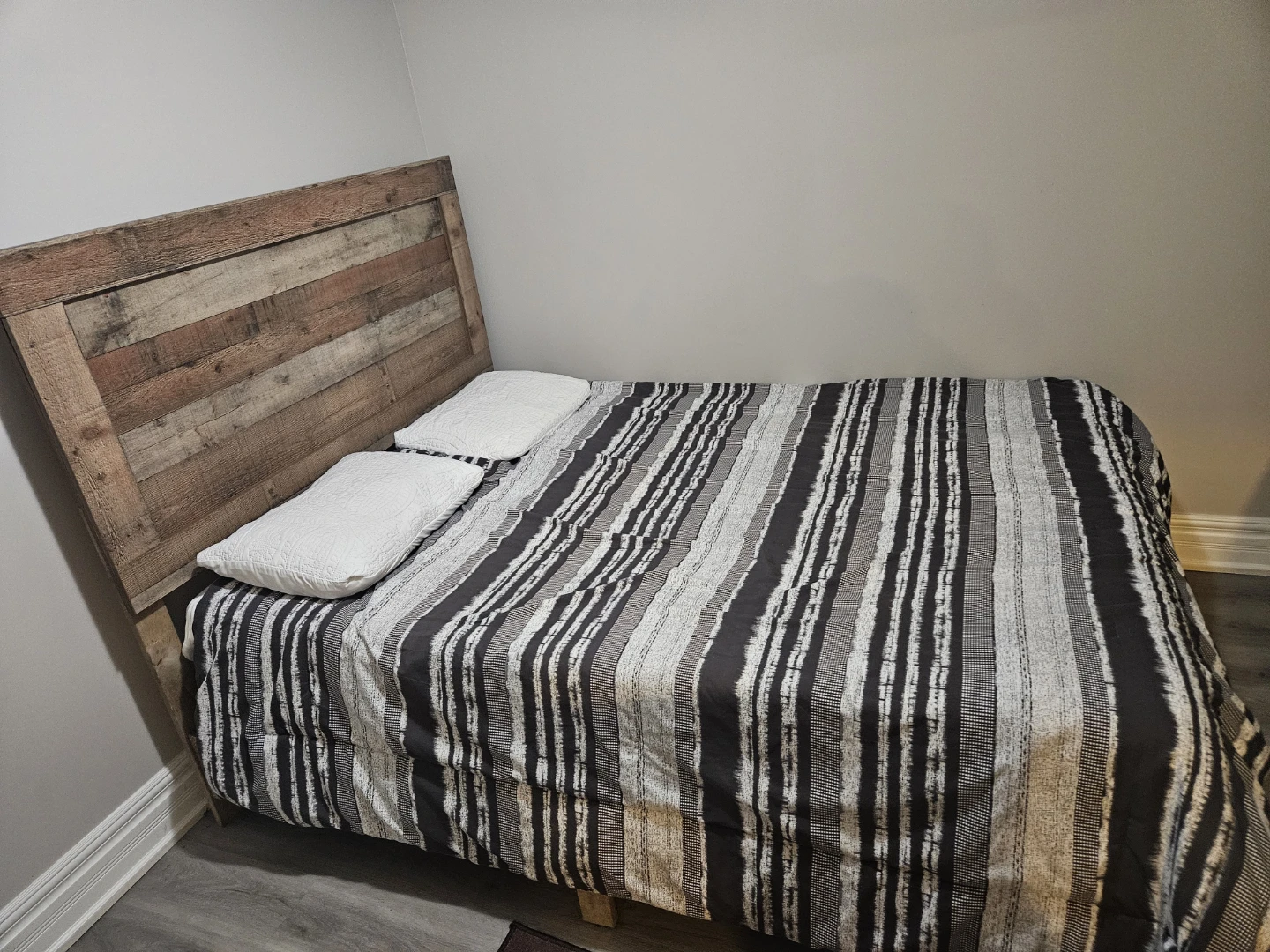 Queen Bed- Bed Frame,  Mattress and Box Spring - photo 2