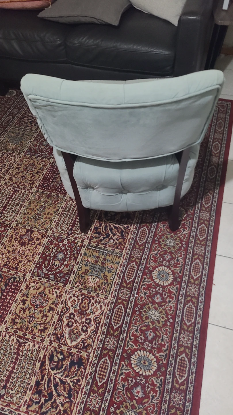 Tufted Accent Chair - photo 3