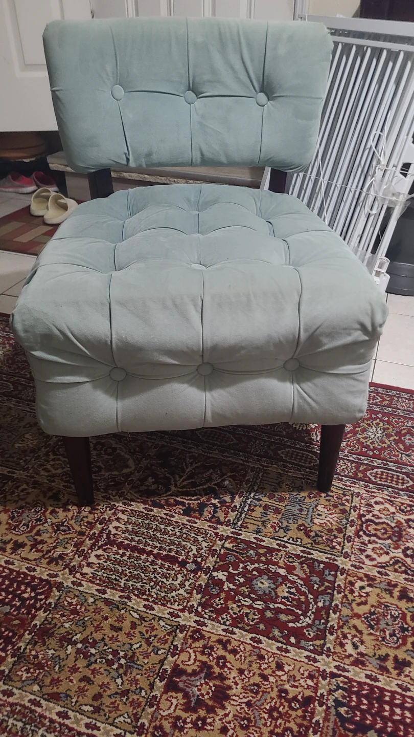 Tufted Accent Chair - photo 4