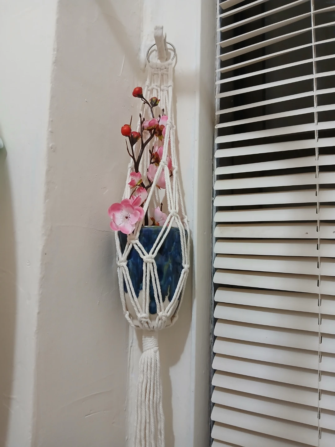 Macrame Plant Hanger with Blue Ceramic Pot⚽
