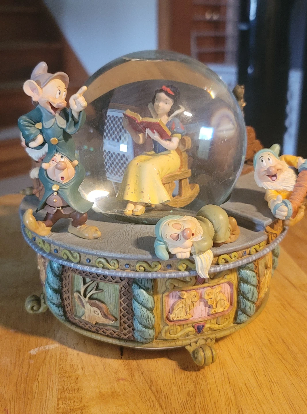 Retired Disney Snow White & the Seven Dwarfs Snow Globe