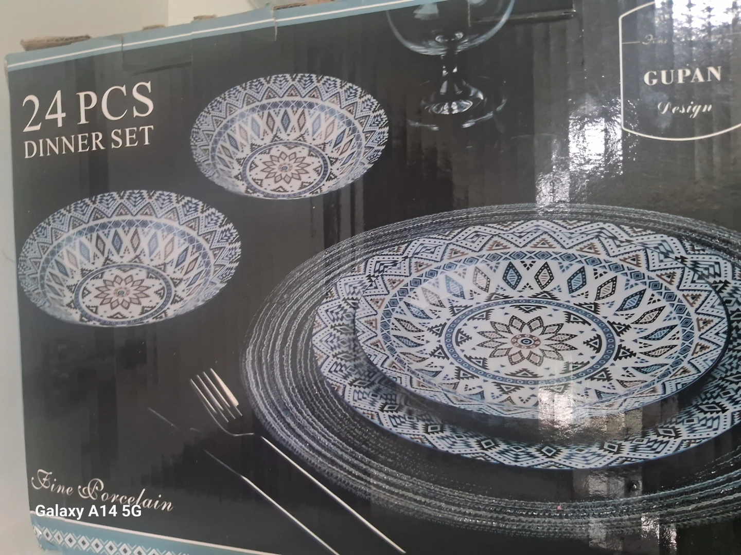 24 Piece GUPAN Design Dinner Set