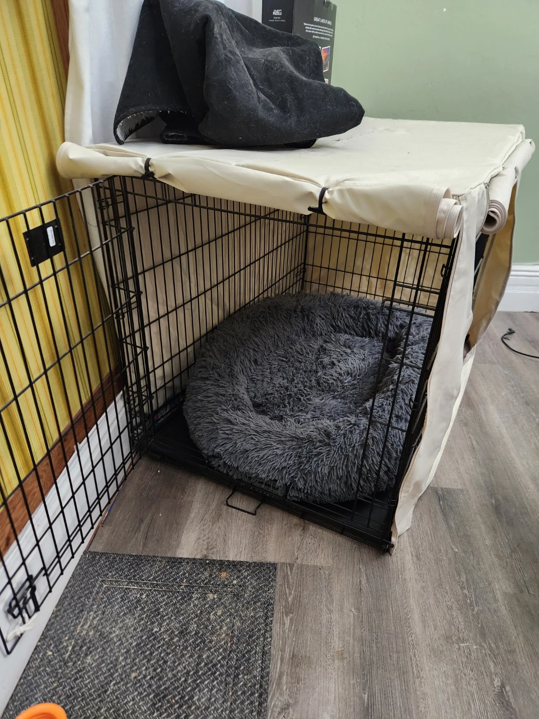 Plush Donut Dog Bed L ⚽
