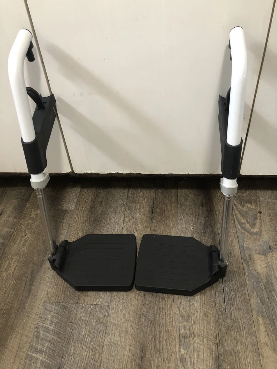 Pair of Wheelchair Footrests - photo 2