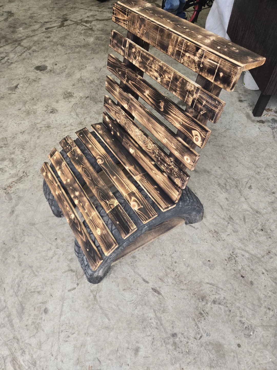 Wooden Pallet Bench with Tire Legs