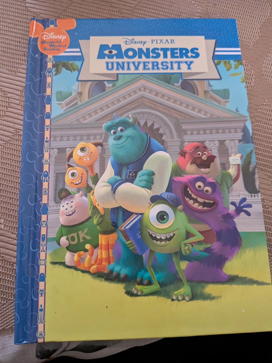 Disney Pixar Monsters University "Early Moments" Book⚽