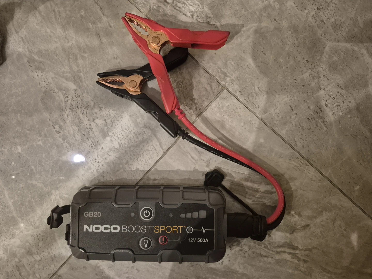 A portable jump starter - photo 3