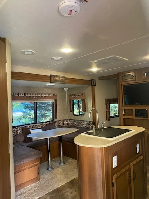 Coachmen Freedom Express Travel Trailer - photo 3