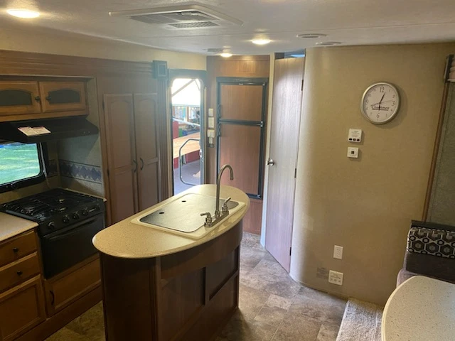 Coachmen Freedom Express Travel Trailer - photo 5