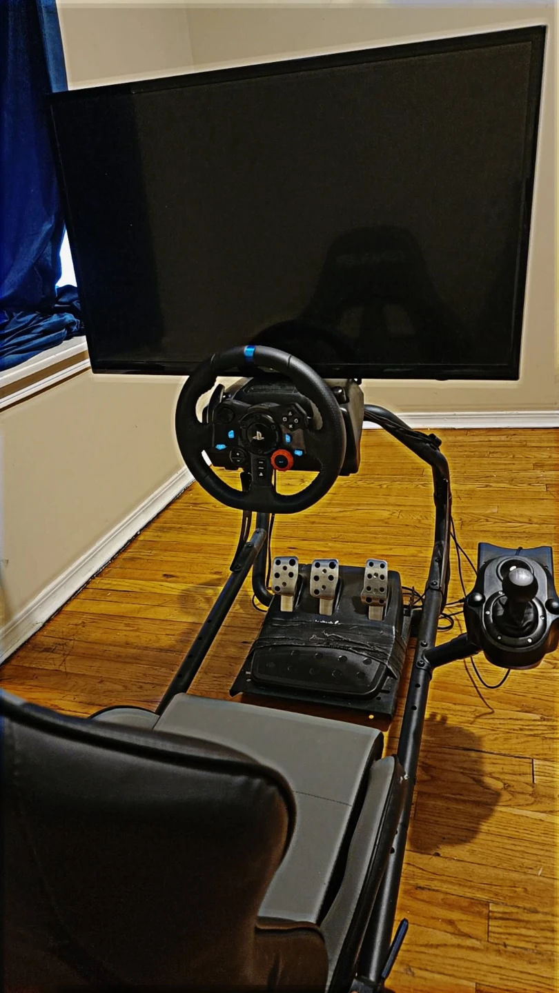 Logitech G29 Driving Force Racing Wheel & Pedals