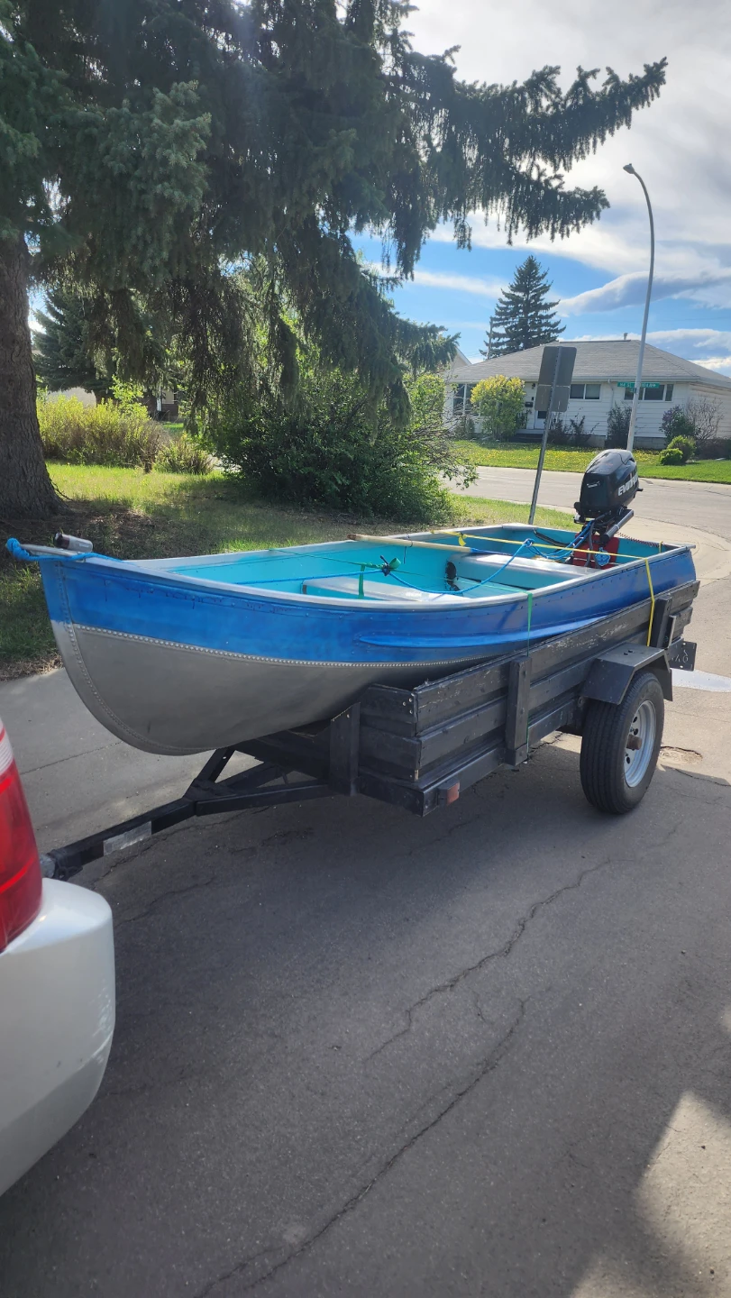 Aluminum Boat with 6hp Evinrude Outboard Motor