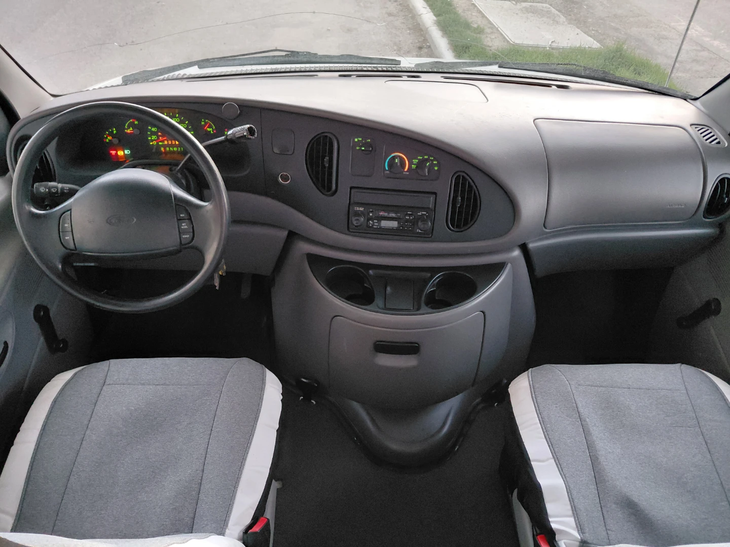 1999 Ford Cutaway Class C RV - photo 5