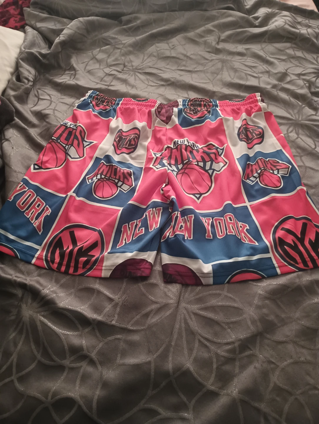 New York Knicks Graphic T-Shirt and Shorts Set - photo 3