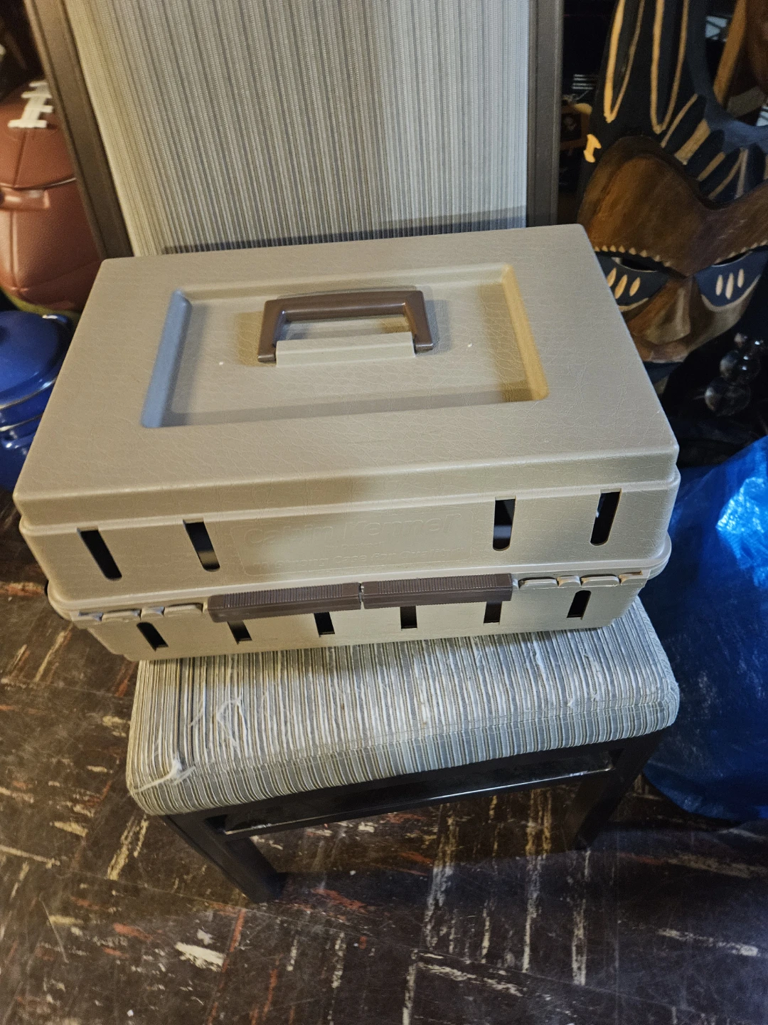 Plastic Pet Carrier - photo 2