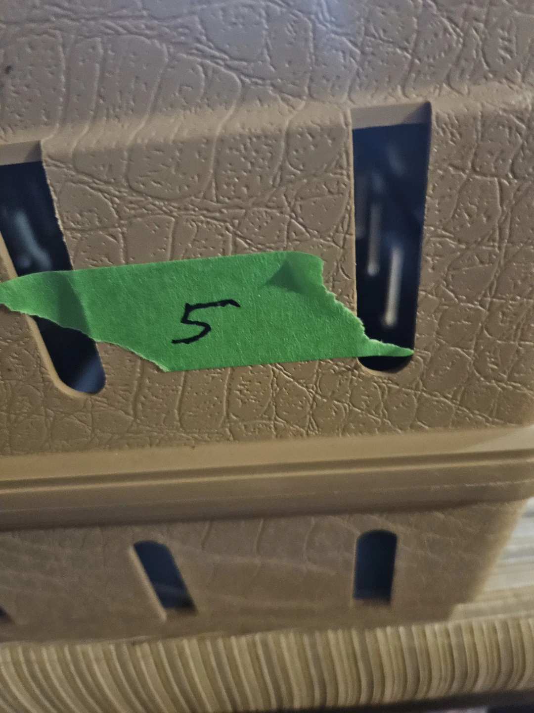 Plastic Pet Carrier - photo 4
