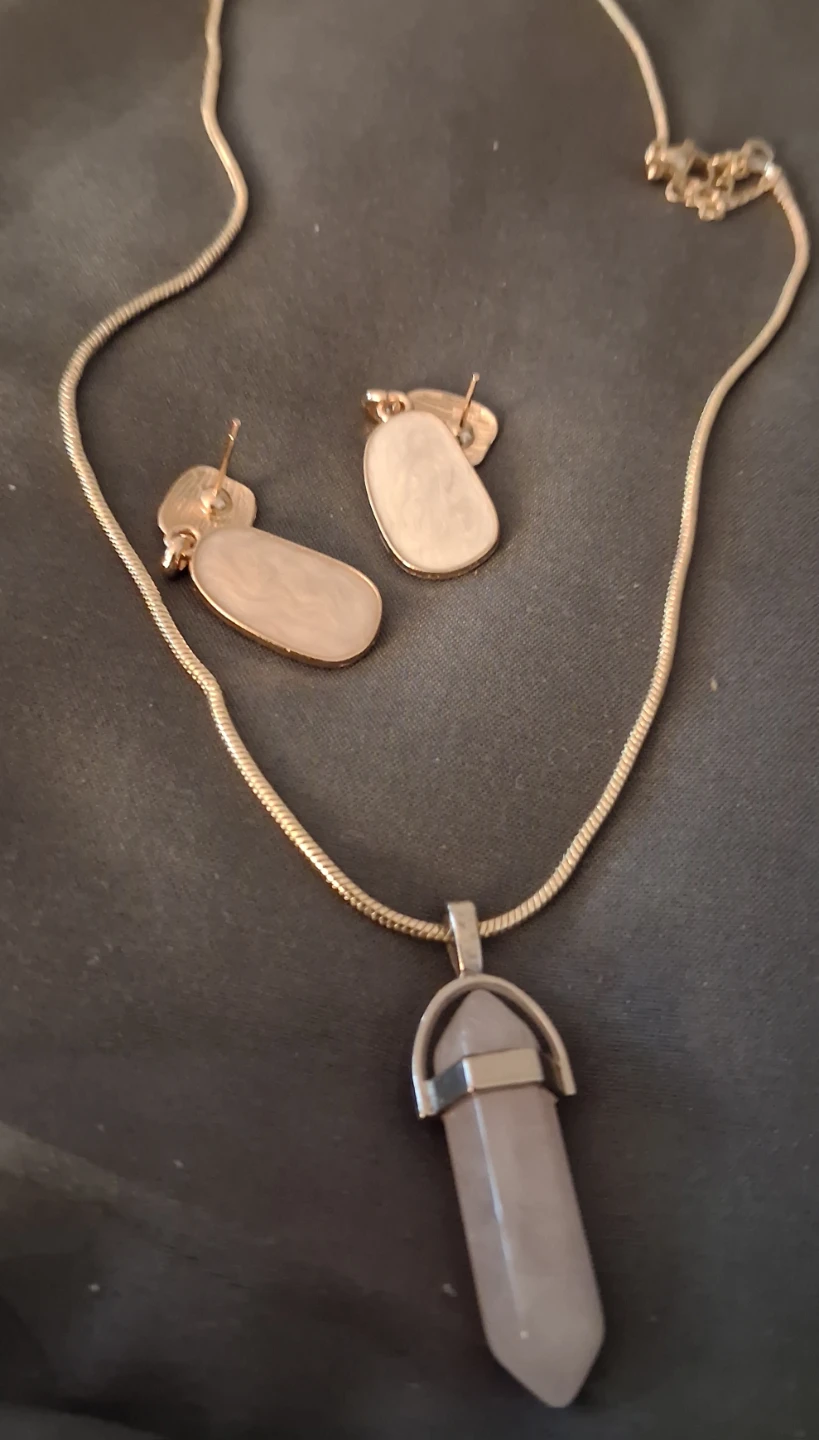 Gold-tone Necklace and Earrings Set with Pendant