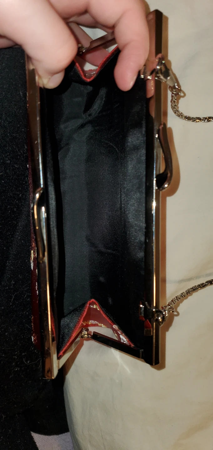 Red clutch with floral embroidery - photo 3