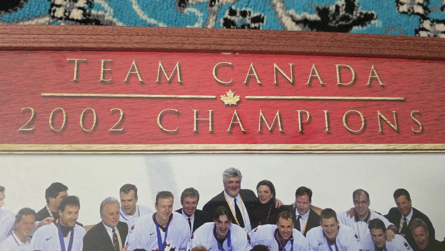 Team Canada 2002 Mens Hockey Champions Framed Print - photo 3