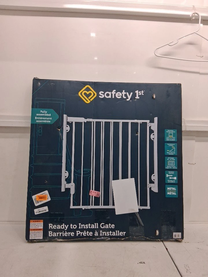 Safety 1st Ready Baby & Pet Gate - New (Never Installed)