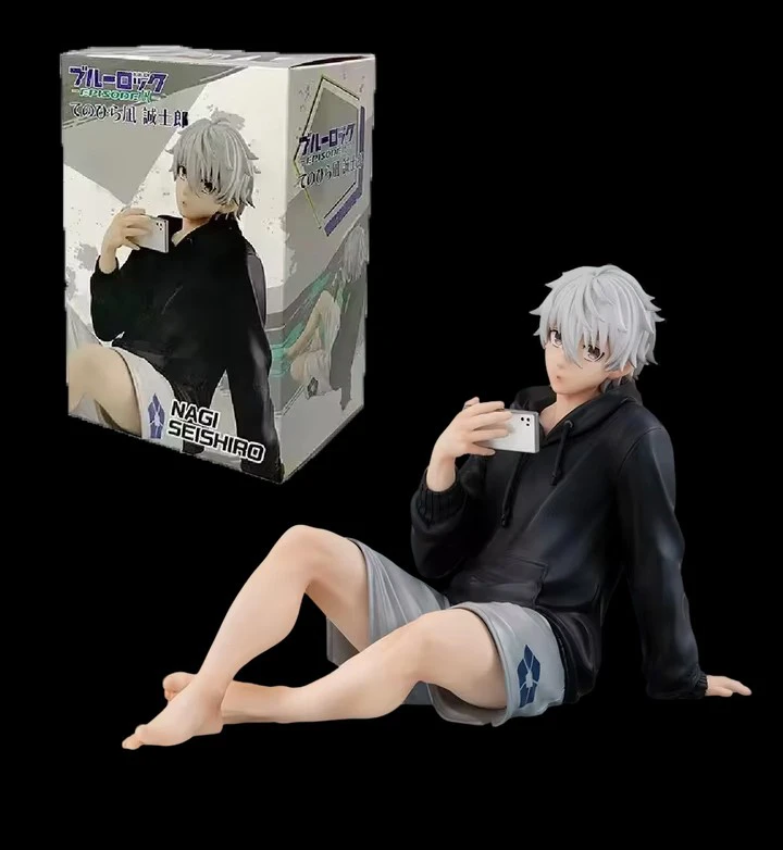 New anime figures with box.💐