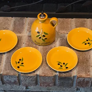 Yellow Olive Oil Cruet and 4 Small Dipping Plates
