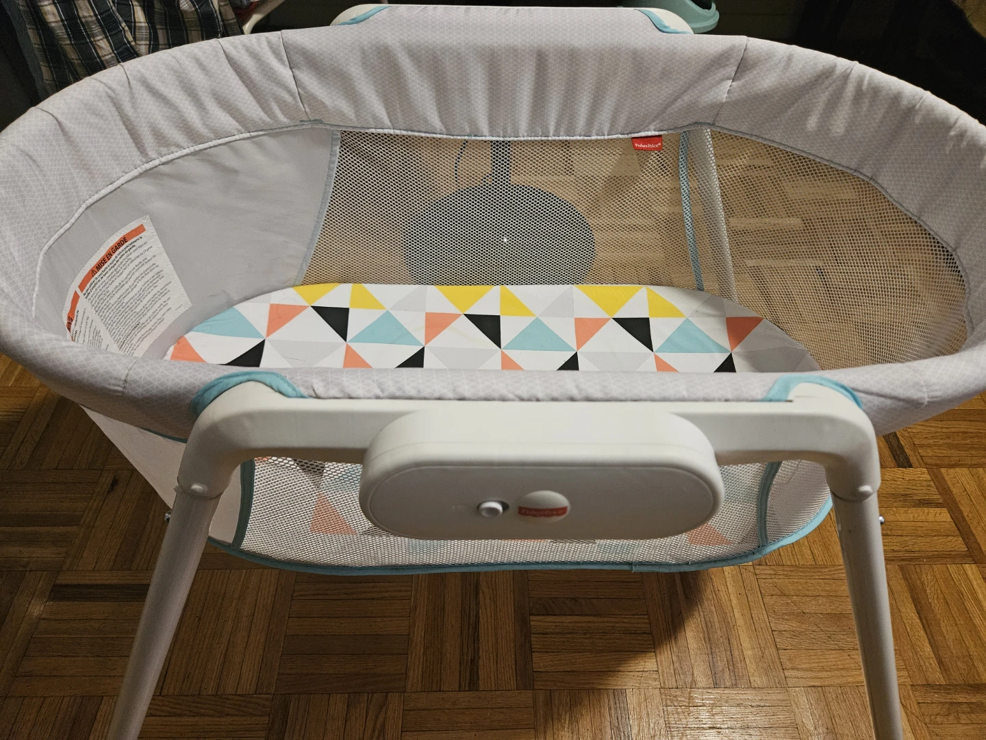 Fisher-Price baby basinet - photo 2