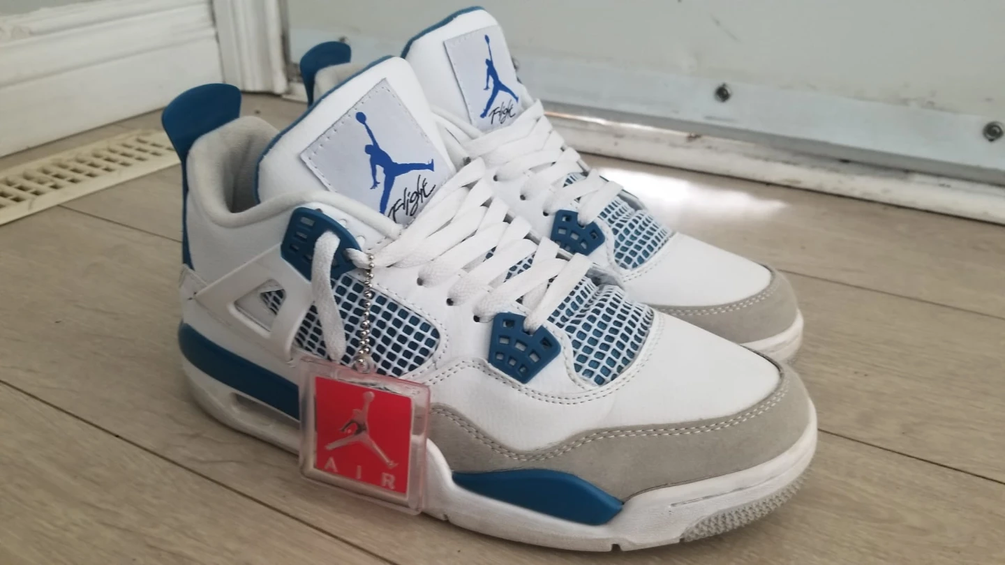 Air Jordan 4 Retro SE 'Craft Photon Dust'