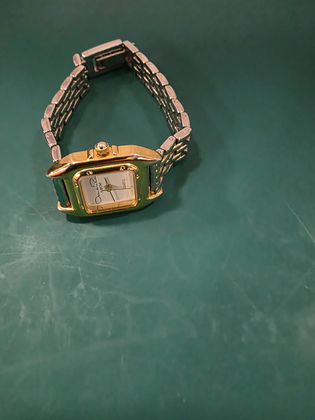 Vintage Oscar de la Renta Parfums Quartz Watch - photo 5