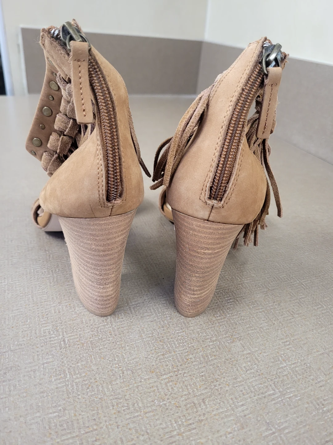 Sbicca Fringe Heeled Sandals Size 8 - photo 3