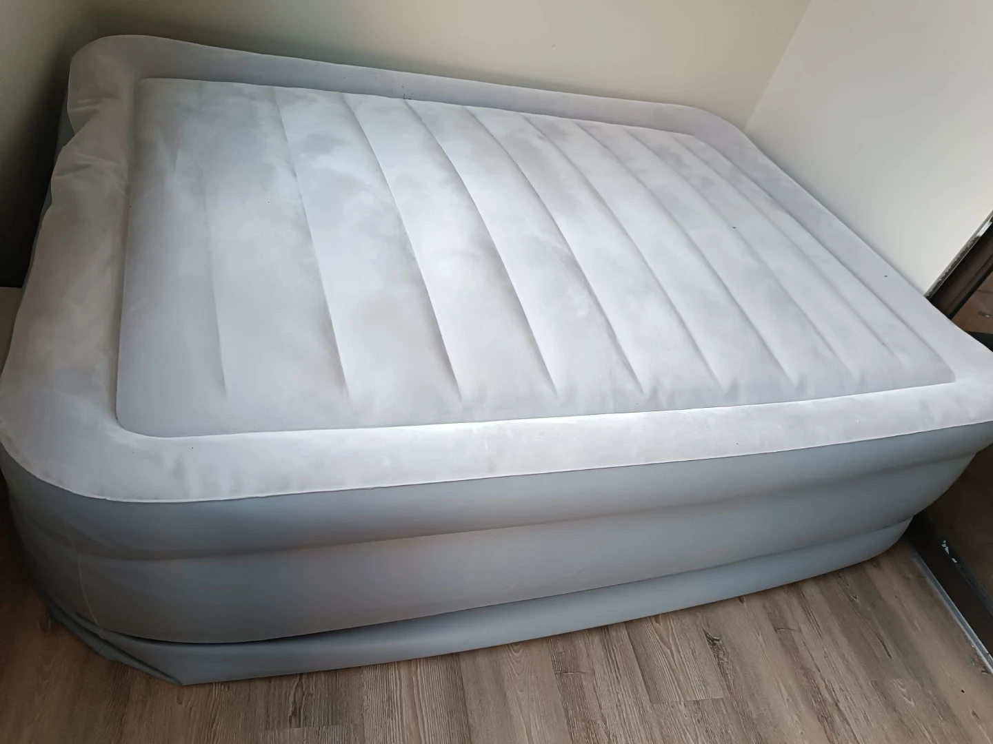 Intex Dura-Beam Deluxe Air Mattress - photo 3