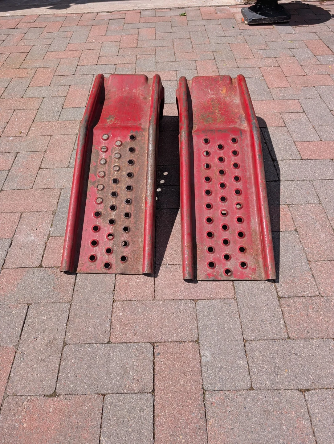 Red Metal Car Ramps (Pair) - photo 2