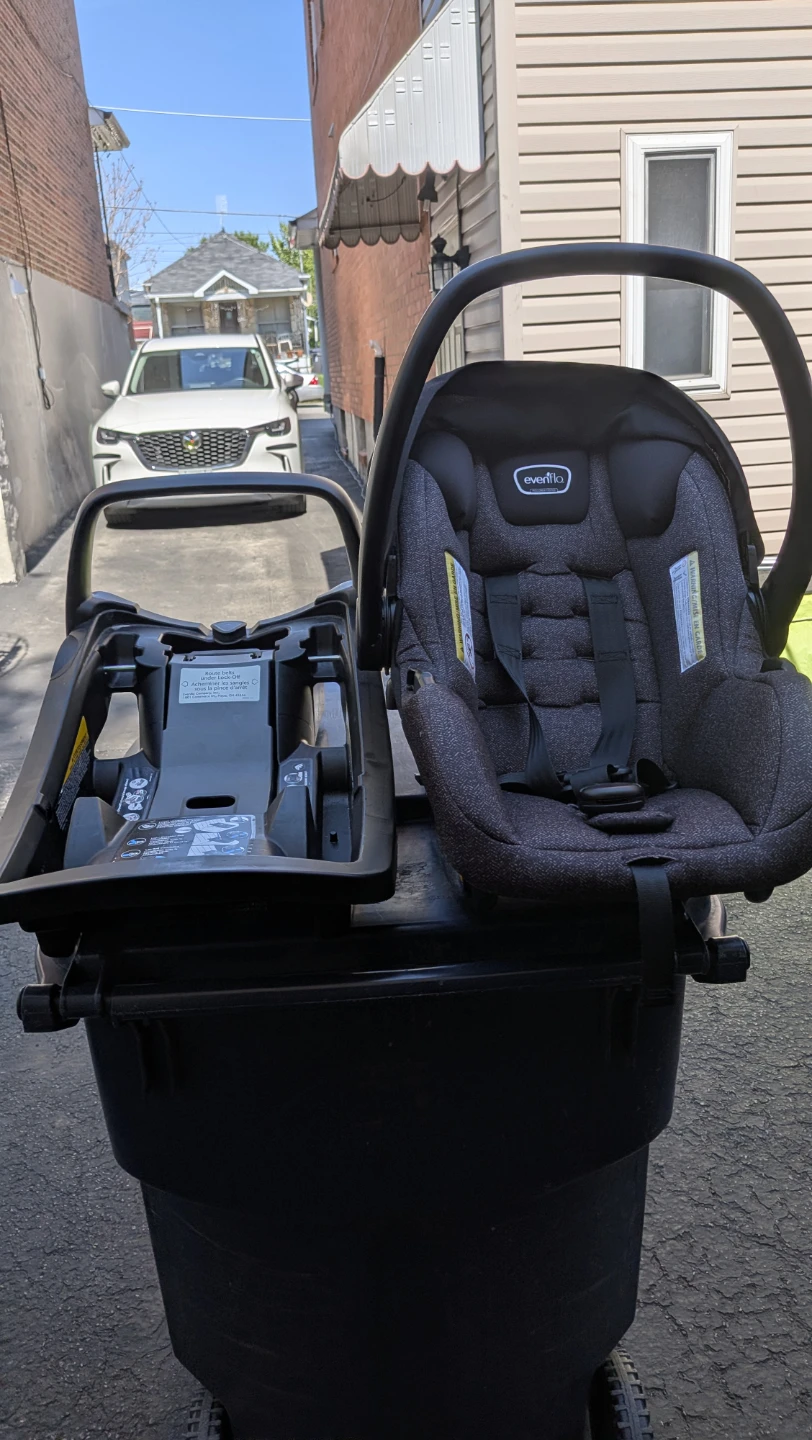 Evenflo Pivot Xpand Travel System with Infant Car Seat & Base - photo 2