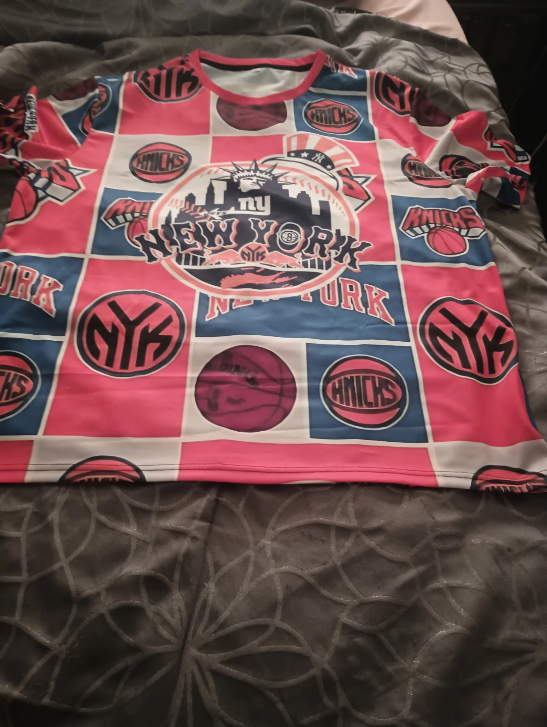 New York Knicks Graphic T-Shirt and Shorts Set - photo 5