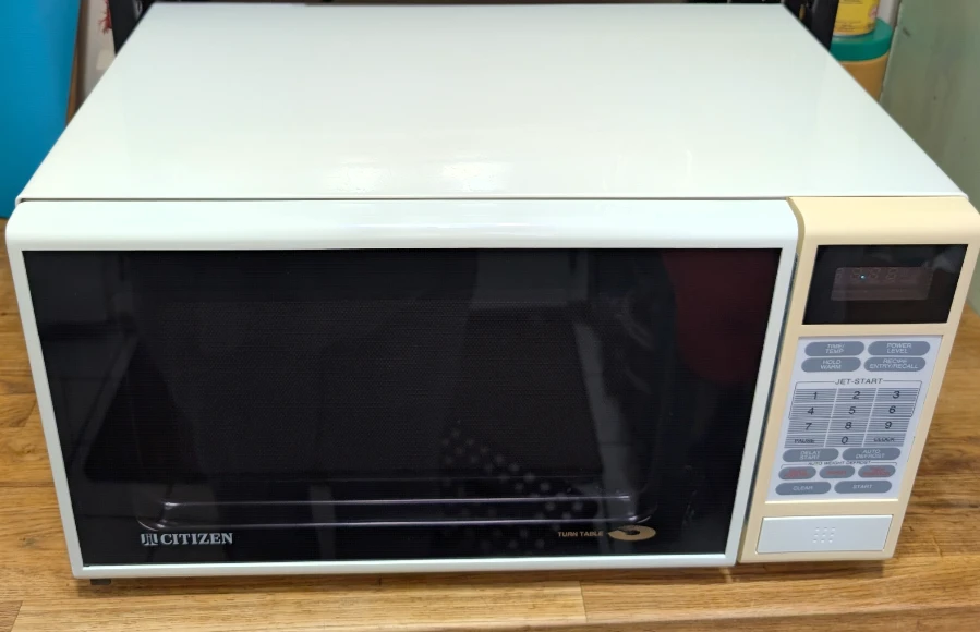 Clean & Working Microwave