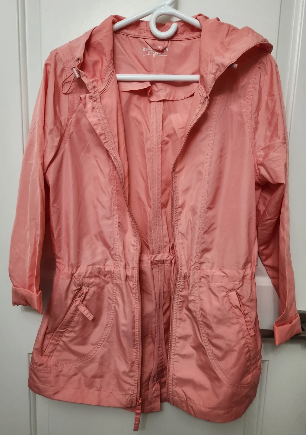 ⚽️ Women's Lightweight Hooded Jacket - Coral