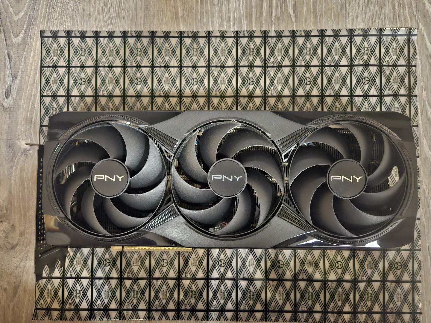 Rtx 5070 ti pny