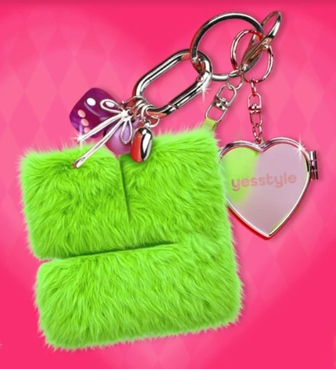 ⚽️  YesStyle Glow & Roll Keychain - photo 2