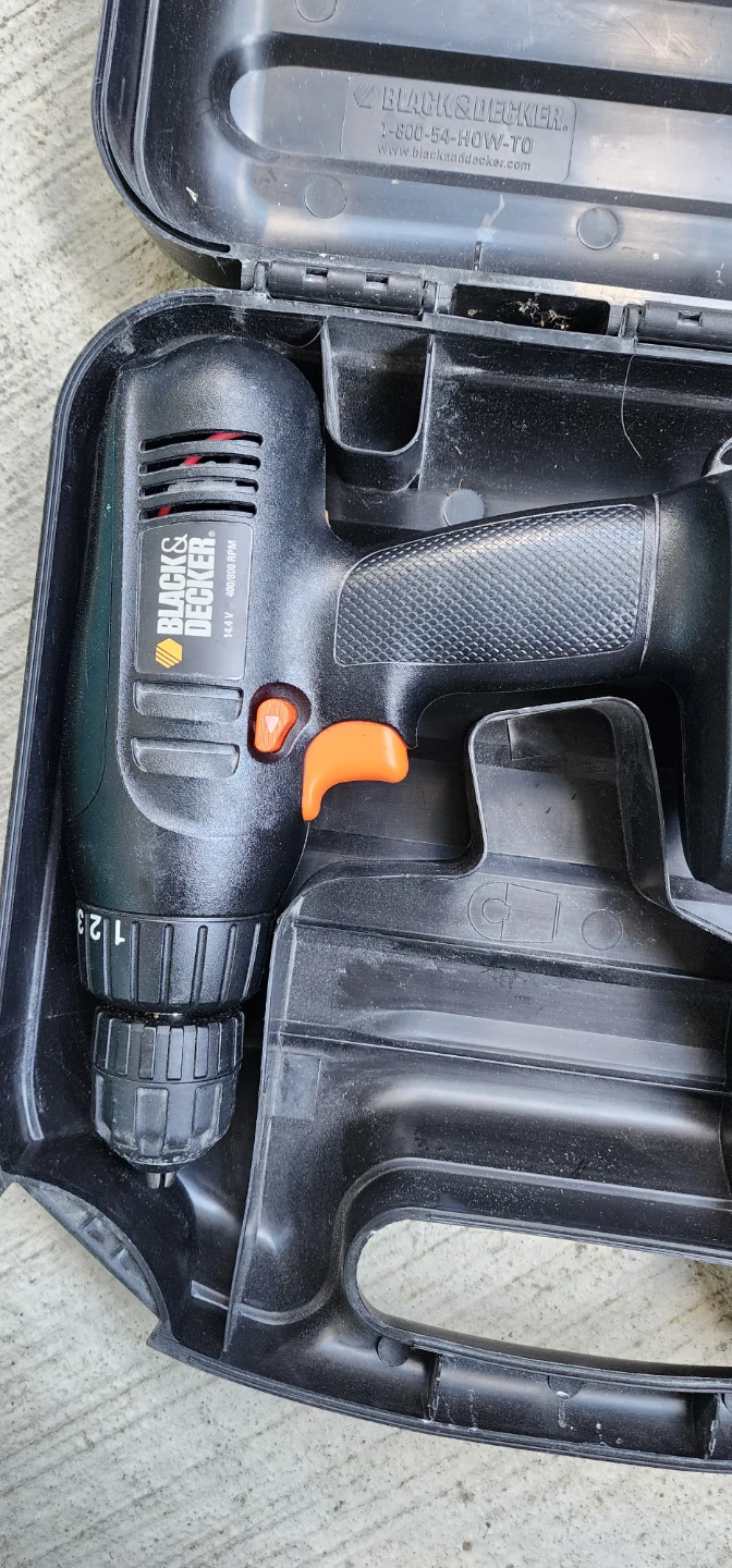 Black & Decker 14.4V Cordless Drill with Case - photo 2