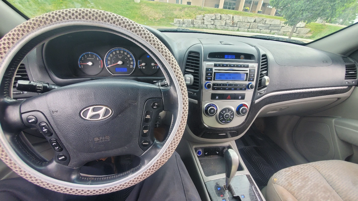 Dark Blue Hyundai Santa Fe SUV - photo 5