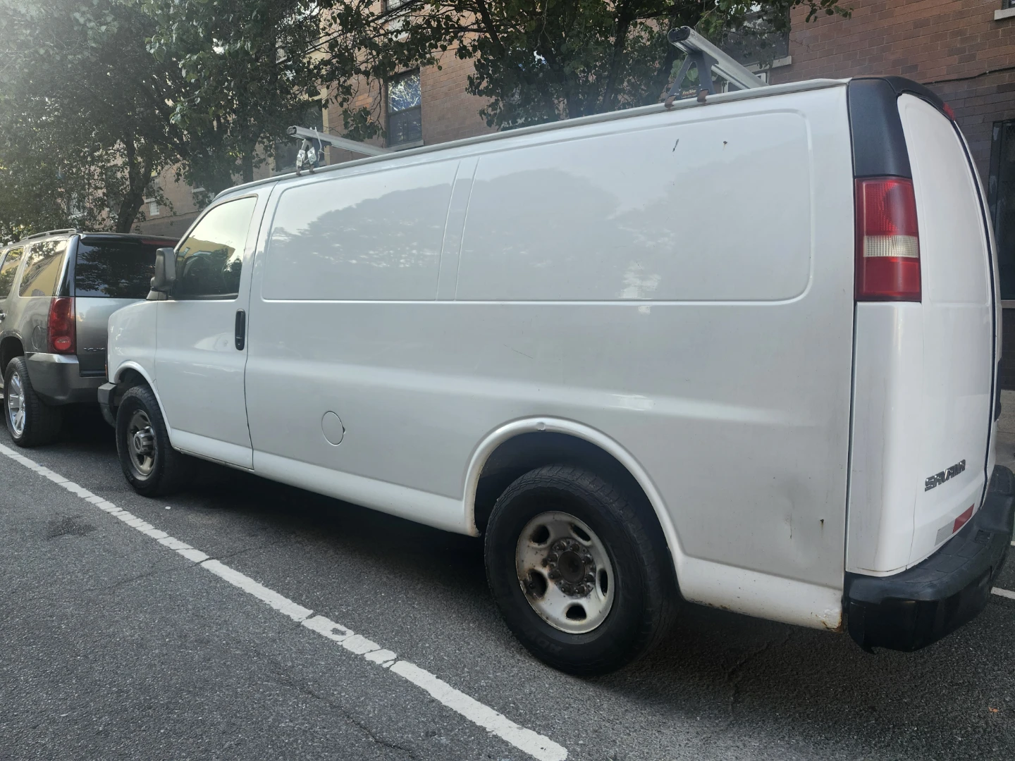 2008 GMC Savana Cargo Van - photo 5