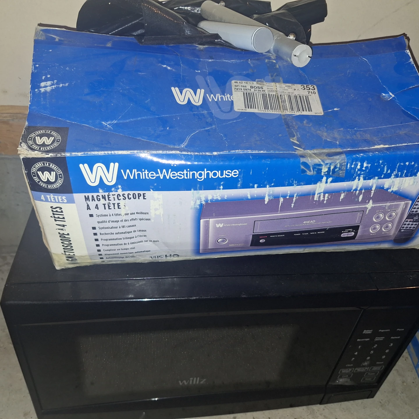 White-Westinghouse 4-Head VCR - photo 2