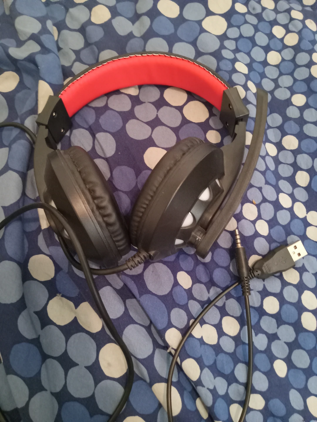Gaming Headphones with Microphone