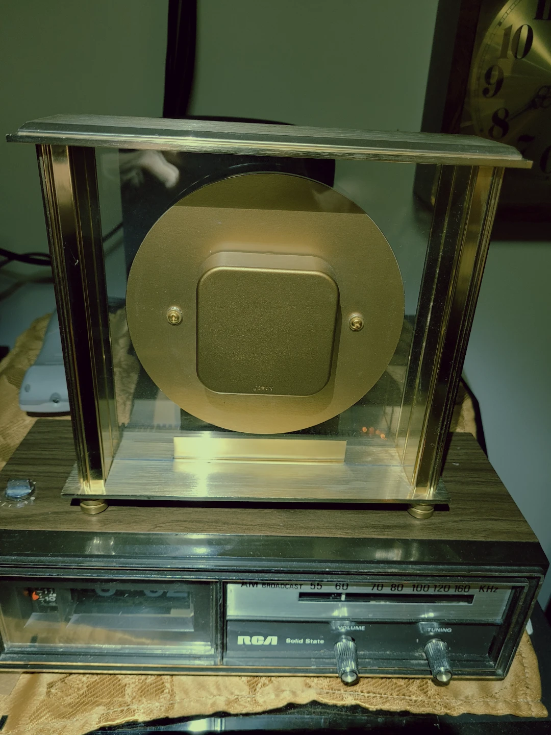 Bulova Quartz Clock - photo 2