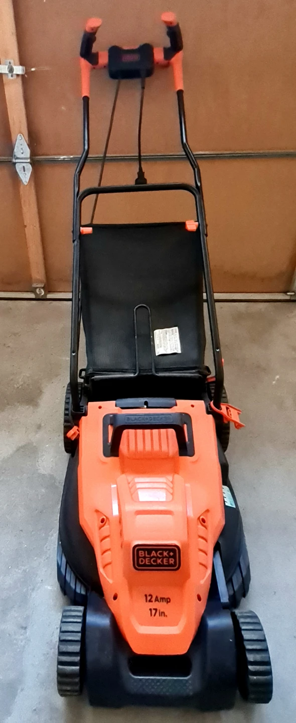 Black+Decker 12 Amp 17 Inch Electric Mower