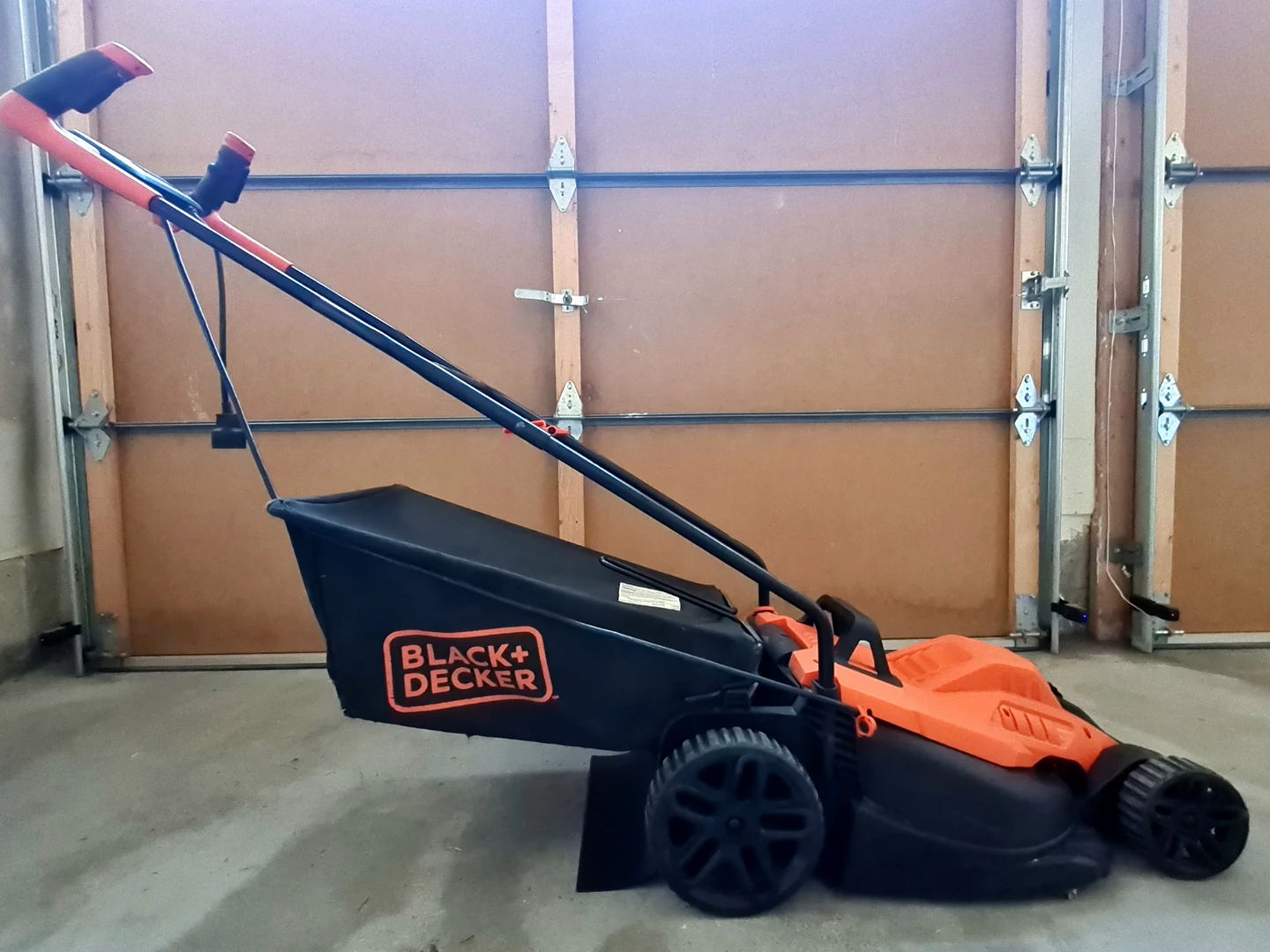 Black+Decker 12 Amp 17 Inch Electric Mower - photo 2