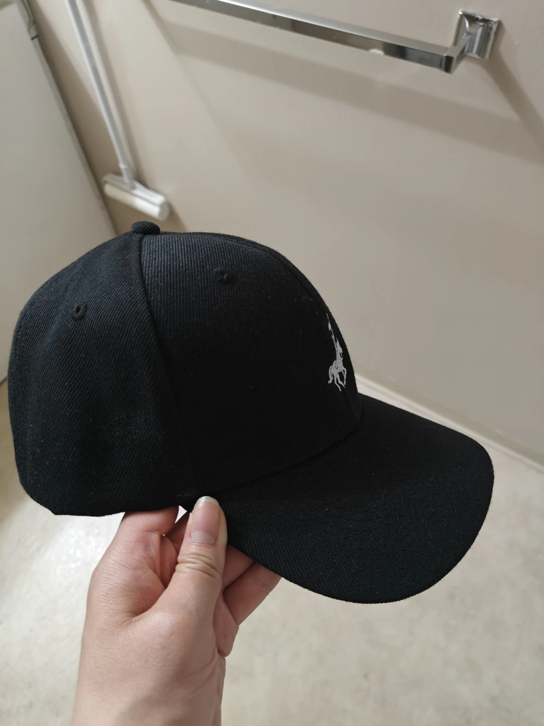Black Baseball Cap with Knight Embroidered Design - photo 3