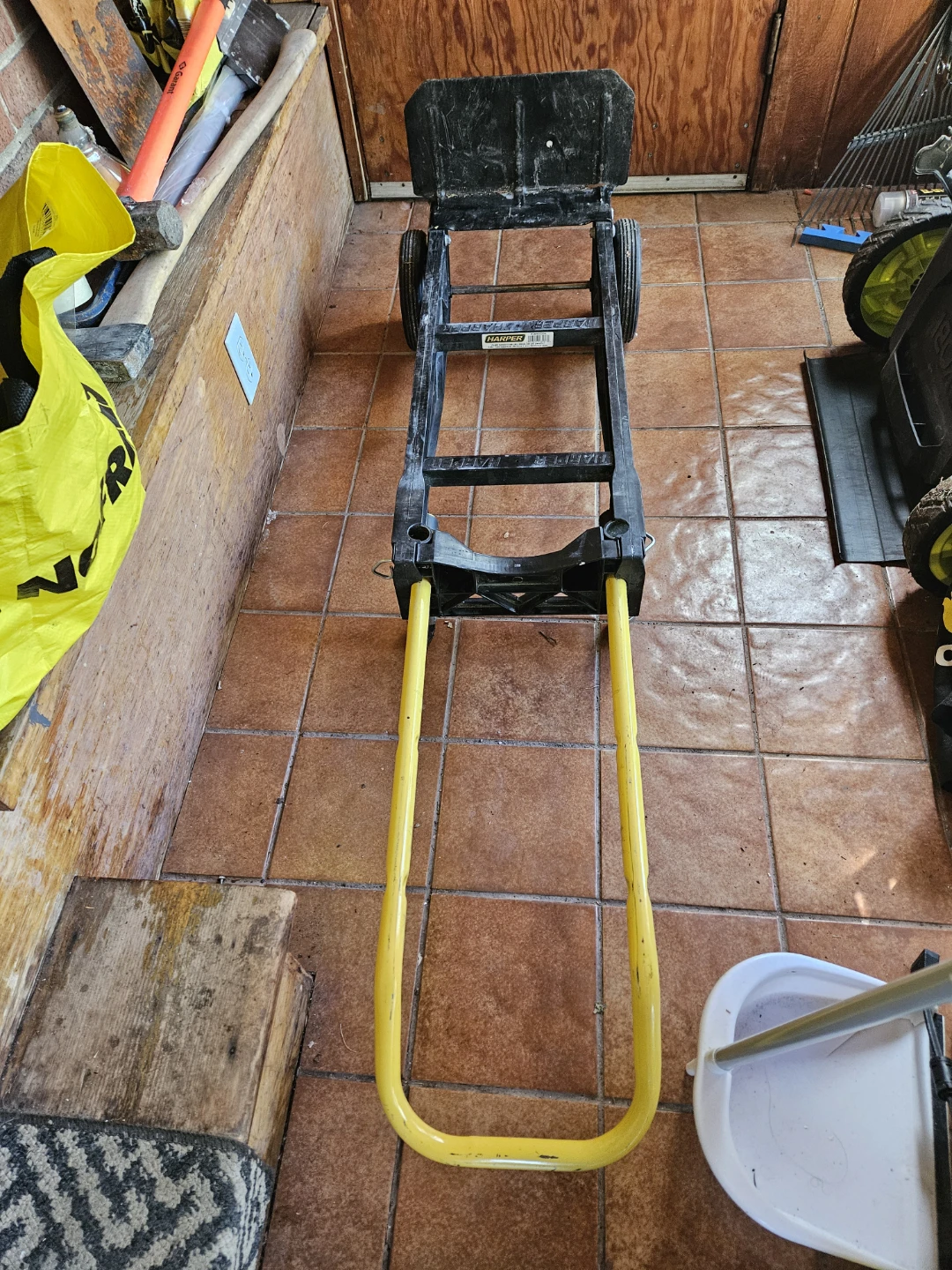 Harper 400 lbs Capacity Hand Truck - photo 3