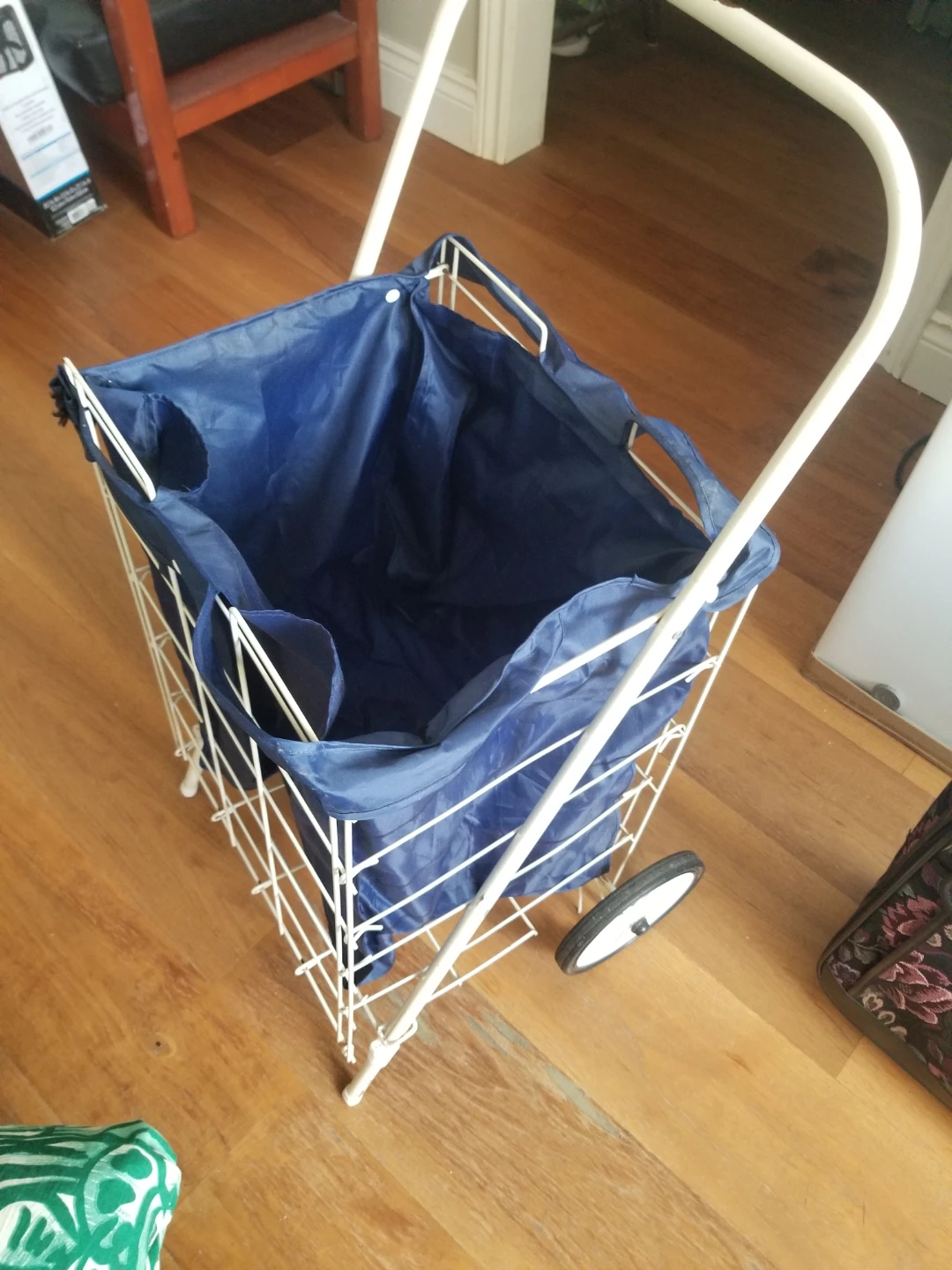 Folding shopping cart with a blue fabric liner - photo 2