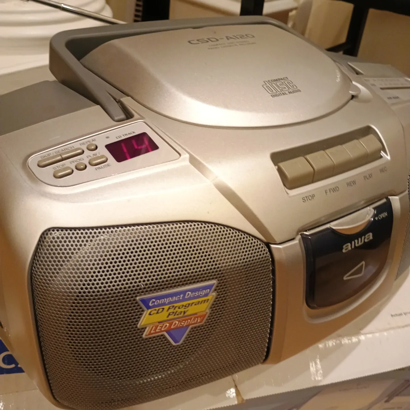 Aiwa CSD-A120 CD Boombox Radio Cassette Recorder - photo 4