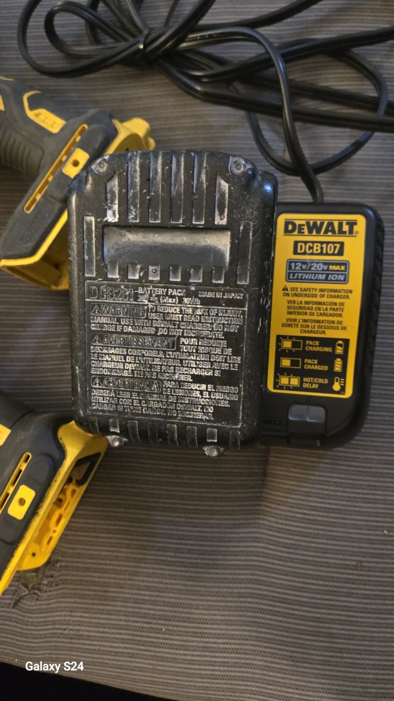 Dewalt 20V Max Drill and Impact Driver with Charger - photo 4